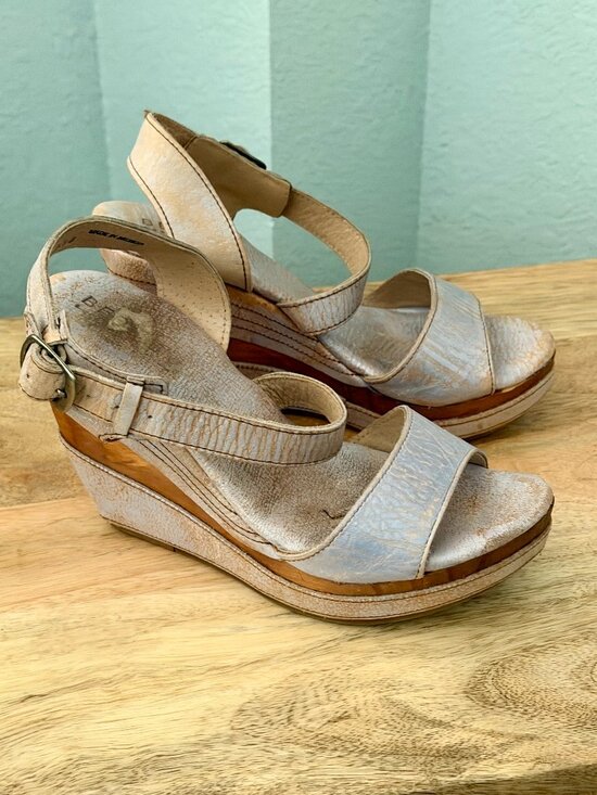 Bed Stu Shoes - Bed Stu Silver Lux Metallic Leather Platform Wedge Sandals 7.5